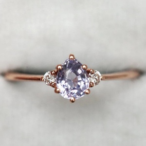 ชุดเครื่องประดับเงินแท้ แหวนหมั้นและแหวนครบรอบแต่งงาน ประดับด้วยควอตซ์ลาเวนเดอร์ทรงรี - Product Image 4