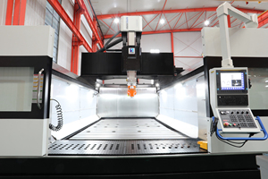 Centre d'usinage CNC à <span class=keywords><strong>portique</strong></span> 5 axes de type pont GUOSHENG GMB3525RH à suspension latérale, haute rigidité pour le métal - Product Image 6