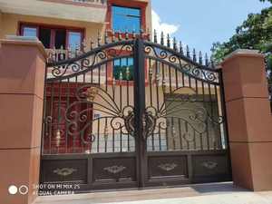 Porte double en aluminium avec technologie résistante à l'usure, décoration minimaliste de style central-asiatique, motif personnalisé, automatisation du moteur - Product Image 3