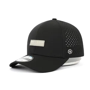 Berretto da Baseball sportivo in poliestere nero ad asciugatura rapida a 6 pannelli di alta qualità personalizzato, cappello da papà perforato con foro tagliato al Laser con Logo in PVC di moda da uomo