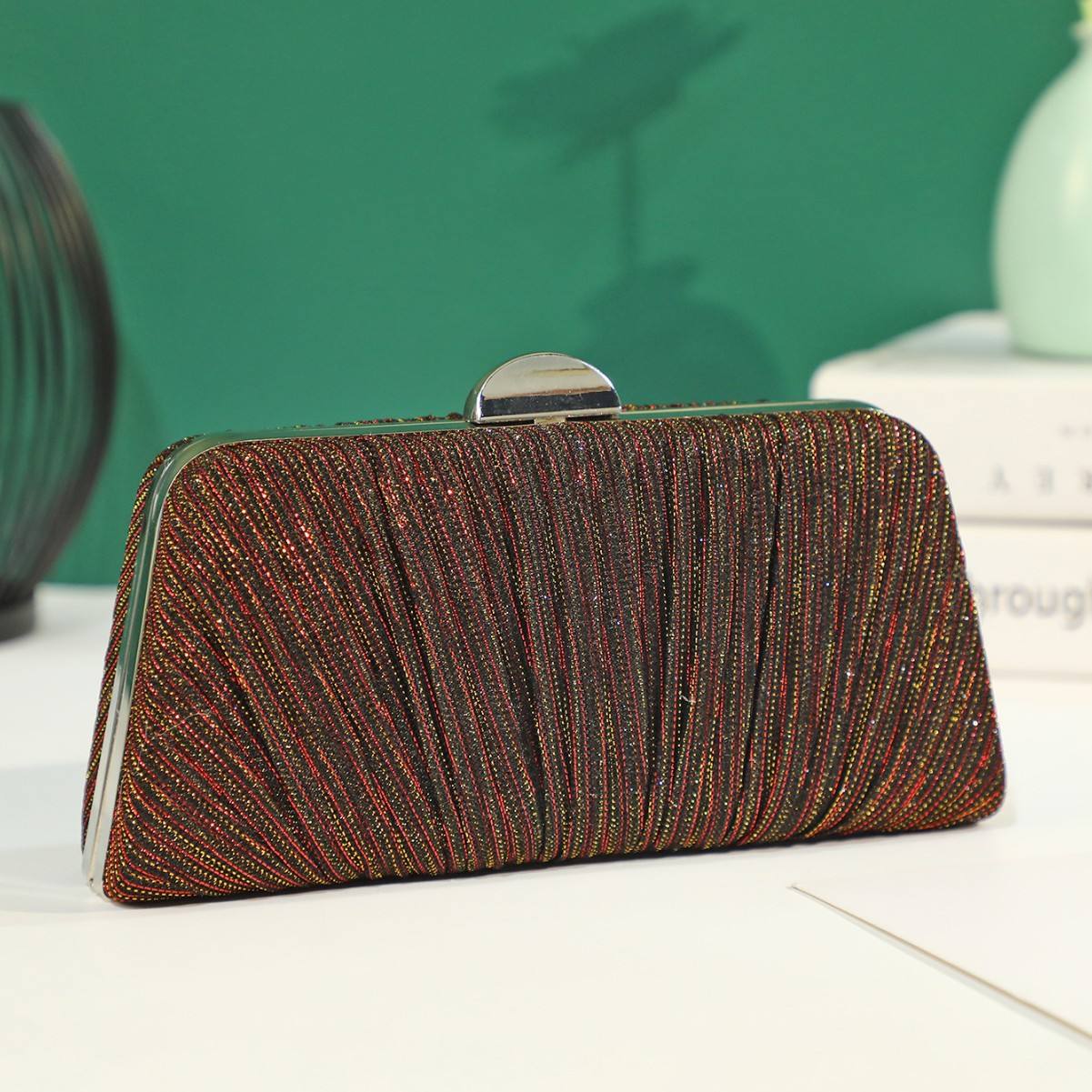 สีม่วงสีแดง