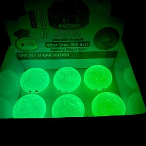 Ensemble de jouets squishy lumineux Glow in the Dark, édition sucrée, jouet anti-stress lumineux pour enfants de 5 à 7 ans, unisexe, autre matériau, lumière d'ambiance - Product Image 5
