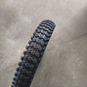 Pneu de moto électrique pour enfants <span class=keywords><strong>16</strong></span> <span class=keywords><strong>pouces</strong></span> 16x2.4 pour VTT Vélo de ville Vélo électrique pour enfants - Product Image 2