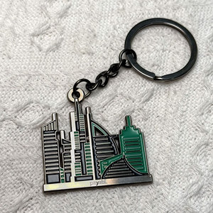 Nuovo Portachiavi a Moschettone in Acciaio Inox con Design Cartoon, Logo Personalizzabile, Forma di Cuore Rosso - Product Image 2