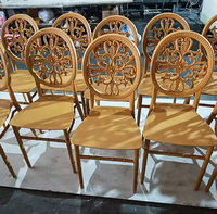 Chaise Chiavari en plastique doré sculpté à dossier à lattes, empilable, écologique, pour mariage, événement, banquet, location, hôtel - Vente en gros