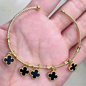 हॉट सेलिंग महिलाओं के चार-पत्ती क्लैवर हिप हॉप आकर्षण ब्रैसलेट 14k गोल्ड प्लेटेड पीतल के गहने रंगीन दिल के आकार की सहायक उपकरण - Product Image 4