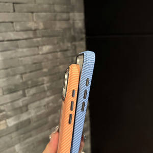 Funda para iPhone 17 Pro Max, de alta gama, tricolor, de Kevlar, magnética, con cobertura total y anticaídas. - Product Image 3