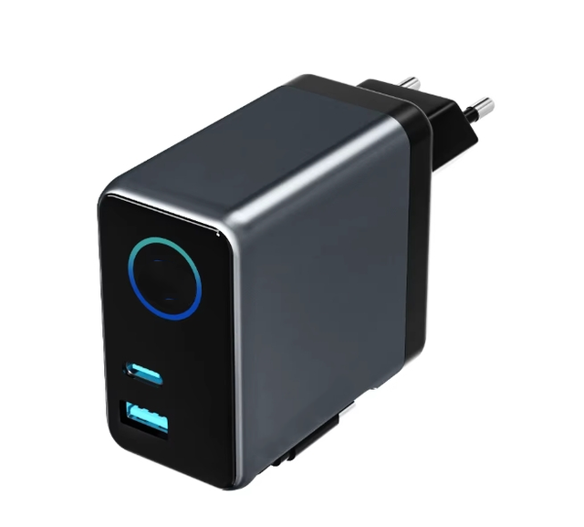 65W GaN PD Travel Charger with Screen Display With Retractable Cable for Mobile Phone OTP/OVP/OCP Protection CE FCC Certificate