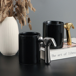 <span class=keywords><strong>Taza</strong></span> de Cerámica Creativa con Mango de Martillo Dorado y Plateado, Herramientas de Ferretería, Logotipo Publicitario, <span class=keywords><strong>Taza</strong></span> de Café de Regalo - Product Image 1