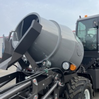 Camion malaxeur robuste certifié ISO, utilisé en génie ferroviaire, tambour renforcé, fonctionnement stable, transport de béton industriel