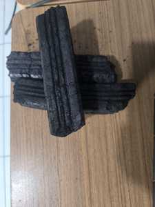 Le biochar premium améliore la santé du sol, augmente la rétention des nutriments et favorise la croissance des plantes de manière naturelle et durable. - Product Image 3