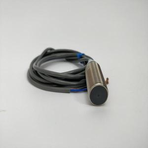 เซ็นเซอร์ตรวจจับวัตถุแบบเหนี่ยวนำ Plc E2A-S18KS08-WP-B1 - Product Image 1