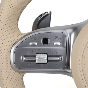 <span class=keywords><strong>Volant</strong></span> en cuir semi-perforé personnalisé en fibre de carbone <span class=keywords><strong>Mercedes</strong></span> Benz GT 63 CLA CLC Classe C <span class=keywords><strong>W208</strong></span> W117 Mat/Haut brillant - Product Image 3