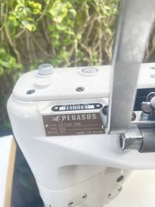 Máquina de Coser Overlock de Cuatro Agujas y Seis Hilos de Marca [Brand Name] - Product Image 3