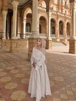 Robe Abaya Évasée à Col Rond et Manches Longues avec Détails Linéaires, Fabrication Personnalisée OEM, Vêtement Islamique Modeste, Mode Dubaï pour Femmes