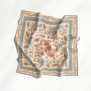 Шелковый платок на заказ с вашим дизайном или логотипом – идеально для продвижения бренда и программ лояльности клиентов - Product Image 4