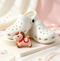 Breloques personnalisées en PVC souple en forme de sabot de cheval de dessin animé, épingles décoratives pour chaussures pour enfants et adultes