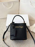 Tas Tangan Wanita Mewah Model Bucket Kulit Bertekstur Hitam, Tas Selempang Bahu dengan Pegangan Atas, Aksesoris Emas, Logo Custom