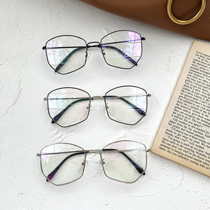 Monturas de gafas metálicas irregulares V2-66022 para mujer, montura completa, anti UV y anti luz azul, lentes AC de moda, Taizhou - Product Image 5