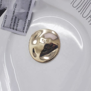 ヨーロッパとアメリカのファッションジュエリー秋冬メタルブローチコールドウィンドヴィンテージラウンドケーキブローチ - Product Image 2