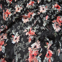 Kain Sutra Murni Motif Bunga Merah di Latar Belakang Hitam, Warna Gelap Lembut Elegan, Harga Grosir Terbaru untuk Pakaian Wanita