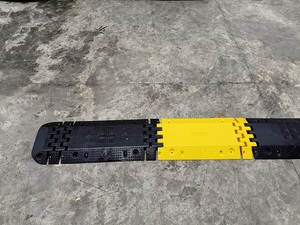 Tijdelijke verkeersdrempel, inklapbare verkeershelling, opvouwbare en draagbare verkeersdrempel met kabelbeschermingsgoot - Product Image 6
