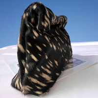 Sac à main en poils de veau personnalisé OEM, sac cosmétique en cuir véritable pour femme, pochette en cuir souple surdimensionnée à fermeture roll-top