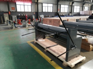 Q01-0.8x2500 TTMC Manuel Cisaille Guillotine, Cisailles À Tôle pour En Acier, En Aluminium et De Cuivre - Product Image 2
