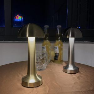 Lámpara de Mesa Inalámbrica Dorada Mini para Hotel, Funciona con Batería, LED Moderna, Control Táctil, Regulable, Recargable - Product Image 2