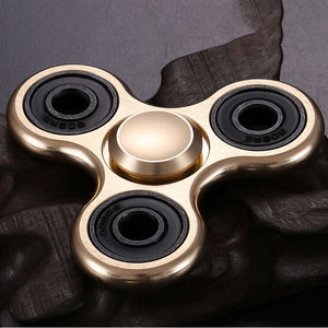 プレミアム販促玩具 三角形合金スピナー メタルハンドスピナーおもちゃ ベアリングフィジェットハンドスピナー - Product Image 4