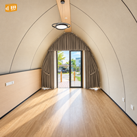 Cabane capsule préfabriquée en forme de A pour un projet hôtelier de glamping de luxe, tourisme écologique, location modulaire pour vacances
