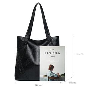 กระเป๋าโท้ทโยคะแบบซิปปิดด้านบนลายราศี - Product Image 6