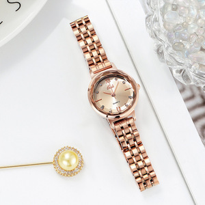 Montre à bande d'acier tempérament à la mode petite plaque, montre à quartz étanche ciel étoilé à la mode pour femmes - Product Image 6