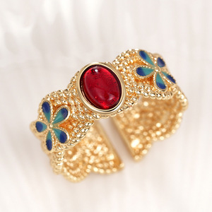 Bague ouverte ajustable à motif floral orné pour femme, bijou de mode vintage style palais - Product Image 3