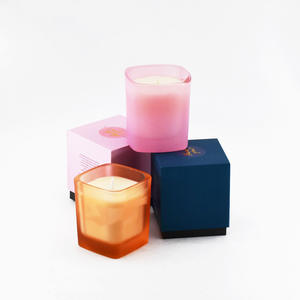 Pot de bougie <span class=keywords><strong>en</strong></span> verre vide à arôme givré de couleur Offre Spéciale Conteneur de bougie carré parfumé à la cire de soja naturelle de luxe - Product Image 6