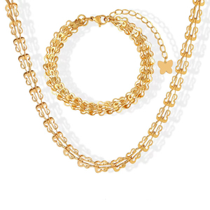 Charitable Factory Merchants 18K Chapado en oro Mariposa Cadena Collar Pulsera Moda Acero inoxidable Conjunto de joyas para mujeres - Product Image 1