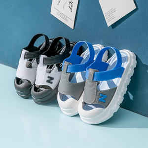 Sandales pour enfants antidérapant souple PVC <span class=keywords><strong>semelle</strong></span> bébé pantoufles boucle sangle fermeture plage sandale enfant garçons Anti coup de pied conception chaussures d'été - Product Image 6