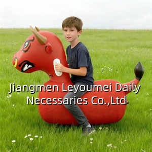 Juguete Inflable de Toro - Asas Ergonómicas y Tela Oxford Resistente. Para diversión al aire libre sin pantallas, entrenamiento de equilibrio y competición infantil. - Product Image 3