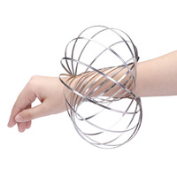 Anneau magique Jouet à ressort Anneau 3D Flow Ring Bracelet en acier inoxydable 304