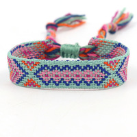Bracelet tissé avec ficelle brodée personnalisée Bracelets brodés plus tôt en lin Snoopy Boho Tassel Logo personnalisé Bracelets brodés