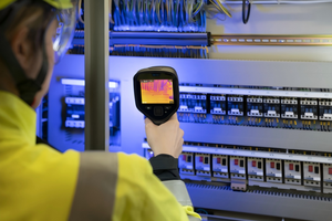 กล้องถ่ายภาพความร้อนอินฟราเรดแบบมือถือ E8 PRO Professional 320x240 พร้อมระบบจัดเก็บข้อมูลบนคลาวด์ WiFi หน้าจอสัมผัส สำหรับงานไฟฟ้าและอาคาร - Product Image 5