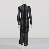 Robe Femme Nouvelle Collection Automne 2026 Col Montant Manches Longues en Maille Cloutée – Vente en Gros pour Boutiques