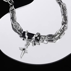 Enveloppé Noir Zircon <span class=keywords><strong>Croix</strong></span> Épissage Collier Unisexe En Acier Inoxydable Clavicule Chaîne <span class=keywords><strong>avec</strong></span> Lien Style À La Mode pour Hommes et Femmes - Product Image 2