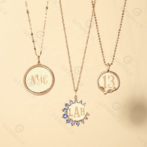 Medallón de oro nuevo de moda de 2024 con collar con colgante de serpiente y escamas pequeñas finamente detalladas - Product Image 6