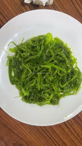 Ensalada de algas marinas sazonadas enlatadas, lista para comer, wakame verde fresco con sésamo y chile - Product Image 5