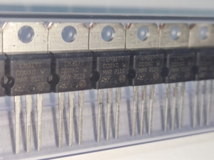 (Oferta) Circuitos Integrados Originales Nuevos <span class=keywords><strong>LM317T</strong></span> 1.2V-37V Regulador de Voltaje de Tres Terminales Ajustable TO-220 en Stock - Product Image 1