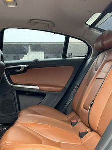 Voiture d'<span class=keywords><strong>occasion</strong></span> <span class=keywords><strong>Volvo</strong></span> <span class=keywords><strong>S60</strong></span> Berline de luxe 5 places, conduite à gauche, moteur turbo, automatique, équipements de sécurité, <span class=keywords><strong>essence</strong></span>, modèle 2017-2019 - Product Image 4