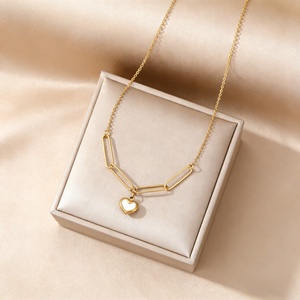 Collar de Acero Inoxidable 316L con Colgante de Corazón y Mariposa Chapado en Oro de 18K, Diseños de Joyería de Moda, Venta al por Mayor - Product Image 6