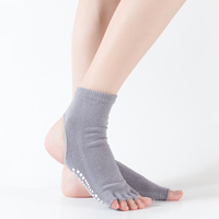 Chaussettes de sport tricotées mi-mollet antidérapantes à séchage rapide pour femme, idéales pour le yoga, la danse et l'entraînement quotidien en automne