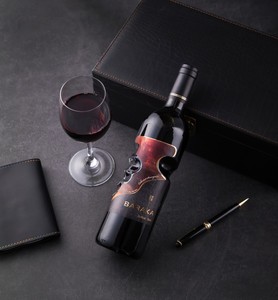 Vin rouge sec 750 ml 12,5 % vol, vin blanc avec bouteille créative personnalisée en forme de doigt, approvisionnement en vrac pour l'industrie de la restauration - Product Image 6